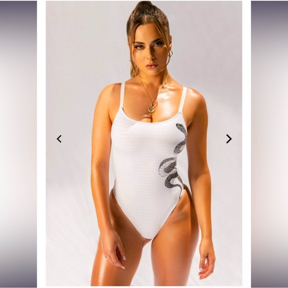 NWT Gecko Grip Medusa White Pole Dance Bodysuit Creatures of XIX Snake Goddess M